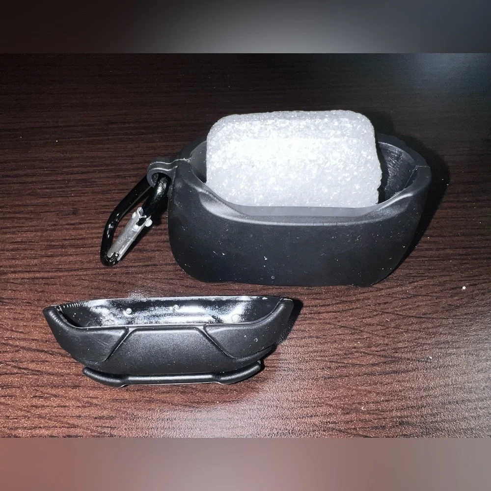 Brand new AirPods Pro case. Super cute! - Picture 3 of 6